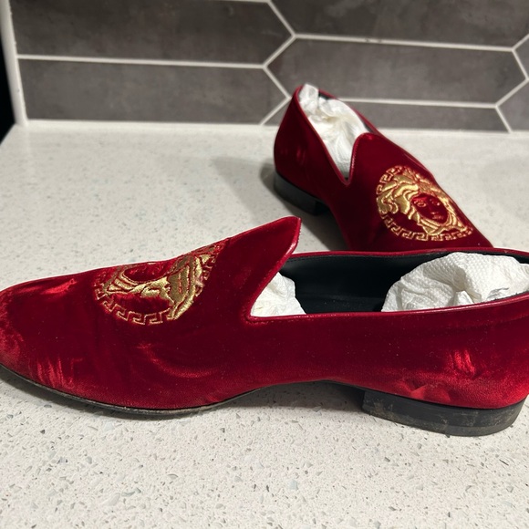 Designer shoes worn trying little dirty have been in storage for a while. - Picture 13 of 16